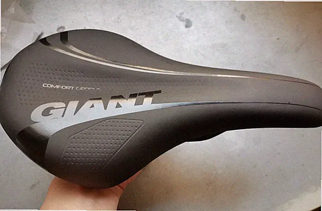 GIANT COMFORT GROOVE SADDLE SEAT MTB CITY TOURING BIKE BLACK BY SELLE ROYAL